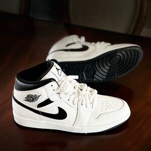 Air Jordan shoes size 12, in perfect/new condition